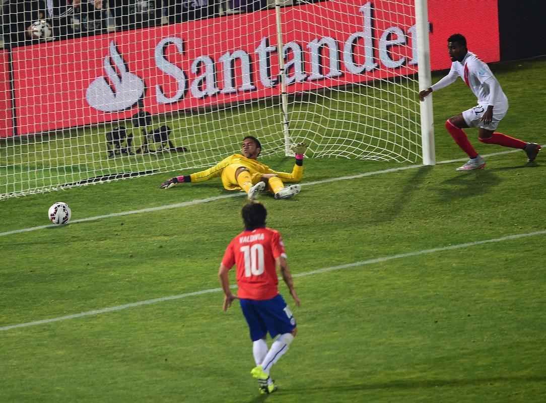 Chile vence o Peru por 2 a 1, faz a festa da torcida e se garante na final da Copa Amrica