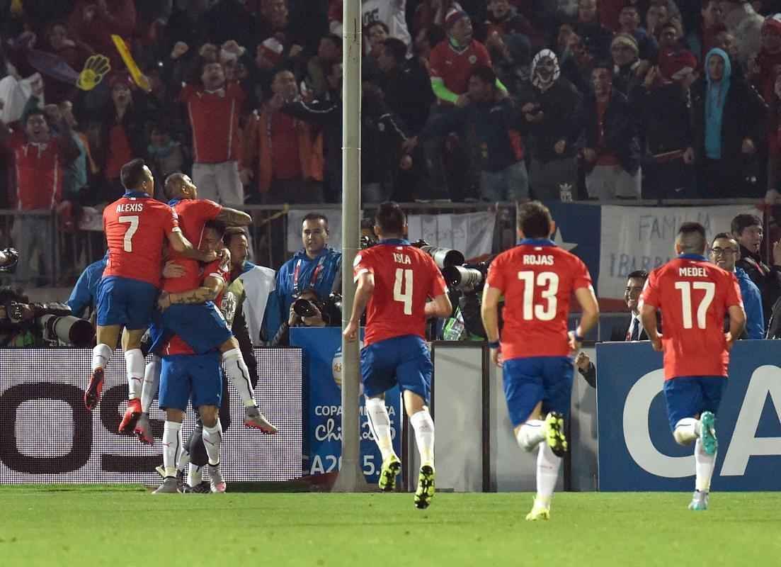 Chile vence o Peru por 2 a 1, faz a festa da torcida e se garante na final da Copa Amrica