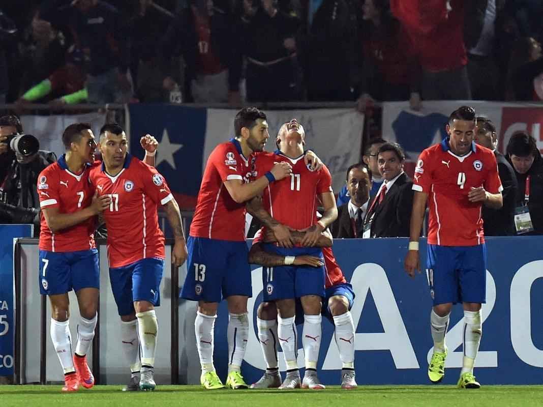 Chile vence o Peru por 2 a 1, faz a festa da torcida e se garante na final da Copa Amrica