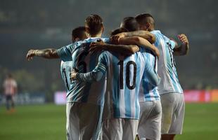 Imagens da goleada argentina diante do Paraguai, por 6 a 1, na semifinal da Copa Amrica