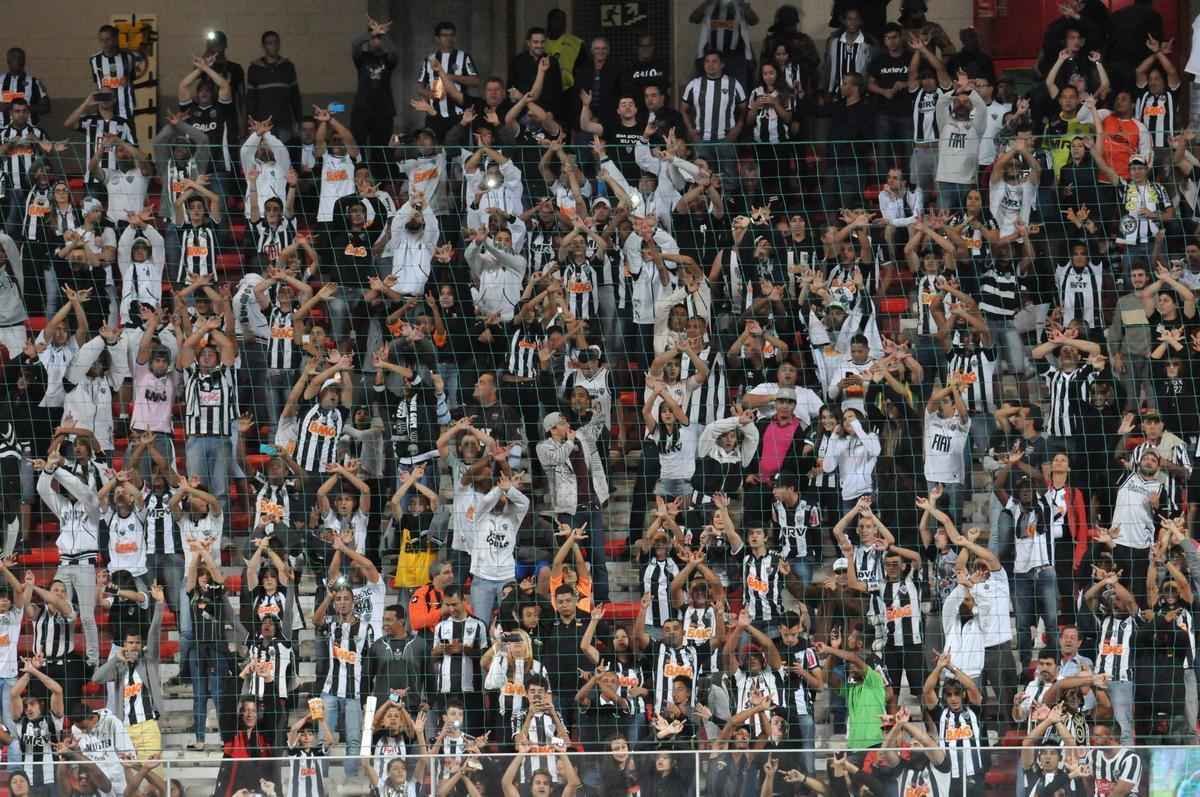 Fotos da torcida do Atltico no Independncia durante a partida contra o Coritiba, pela 10 rodada do Campeonato Brasileiro