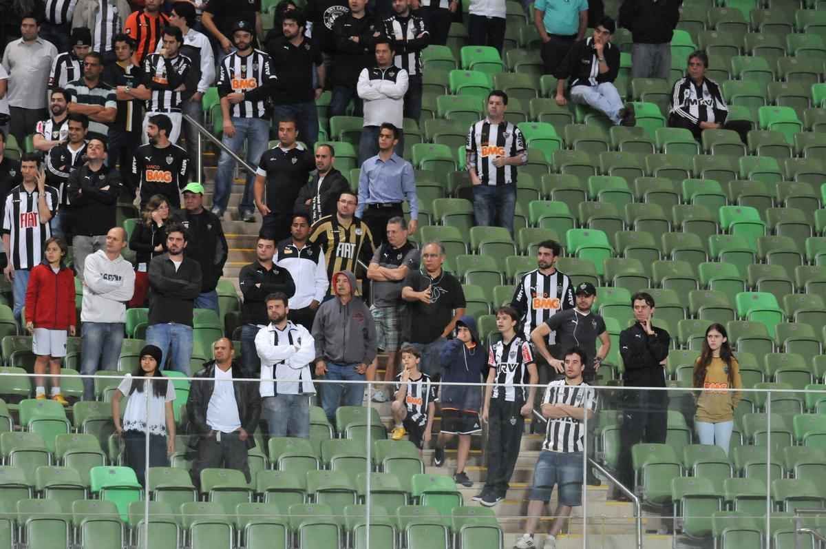 Fotos da torcida do Atltico no Independncia durante a partida contra o Coritiba, pela 10 rodada do Campeonato Brasileiro