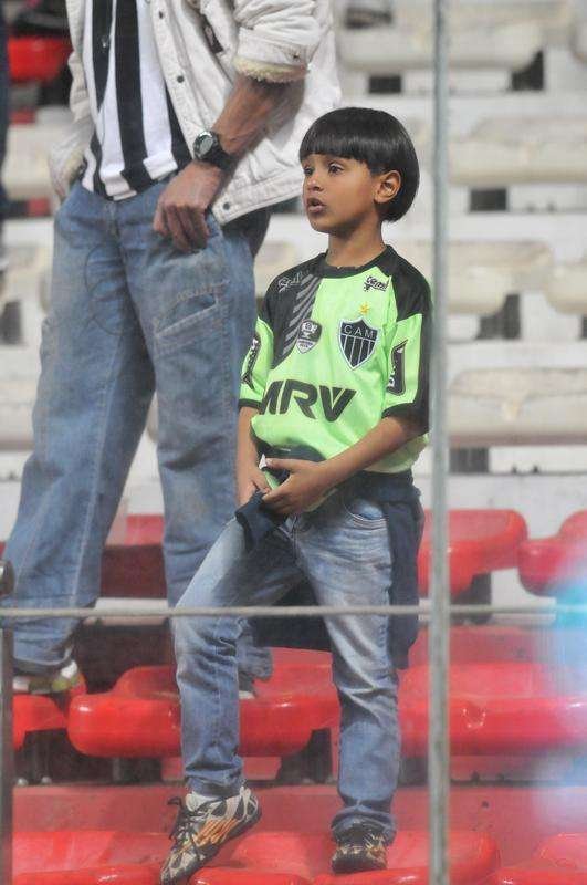Fotos da torcida do Atltico no Independncia durante a partida contra o Coritiba, pela 10 rodada do Campeonato Brasileiro