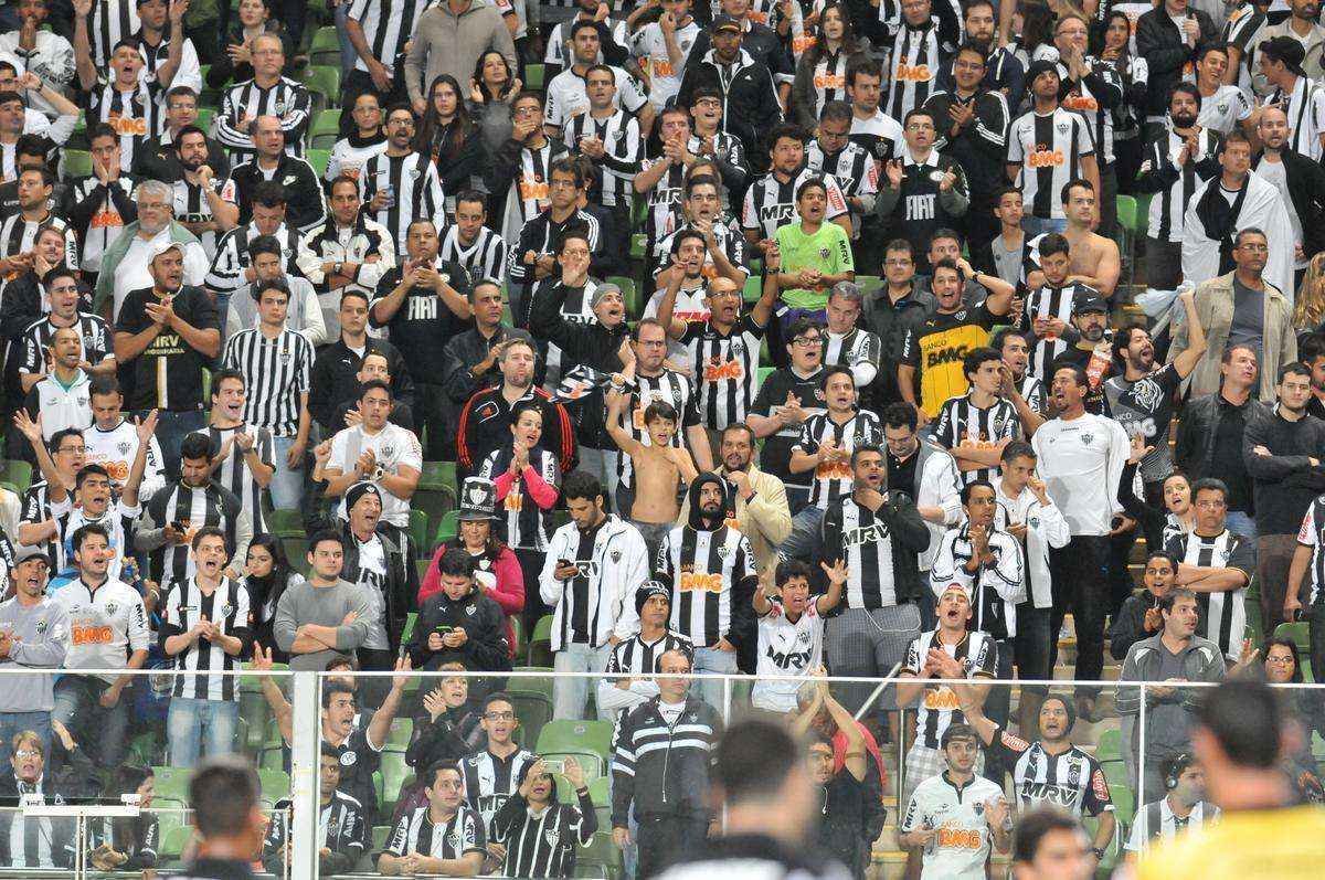 Fotos da torcida do Atltico no Independncia durante a partida contra o Coritiba, pela 10 rodada do Campeonato Brasileiro