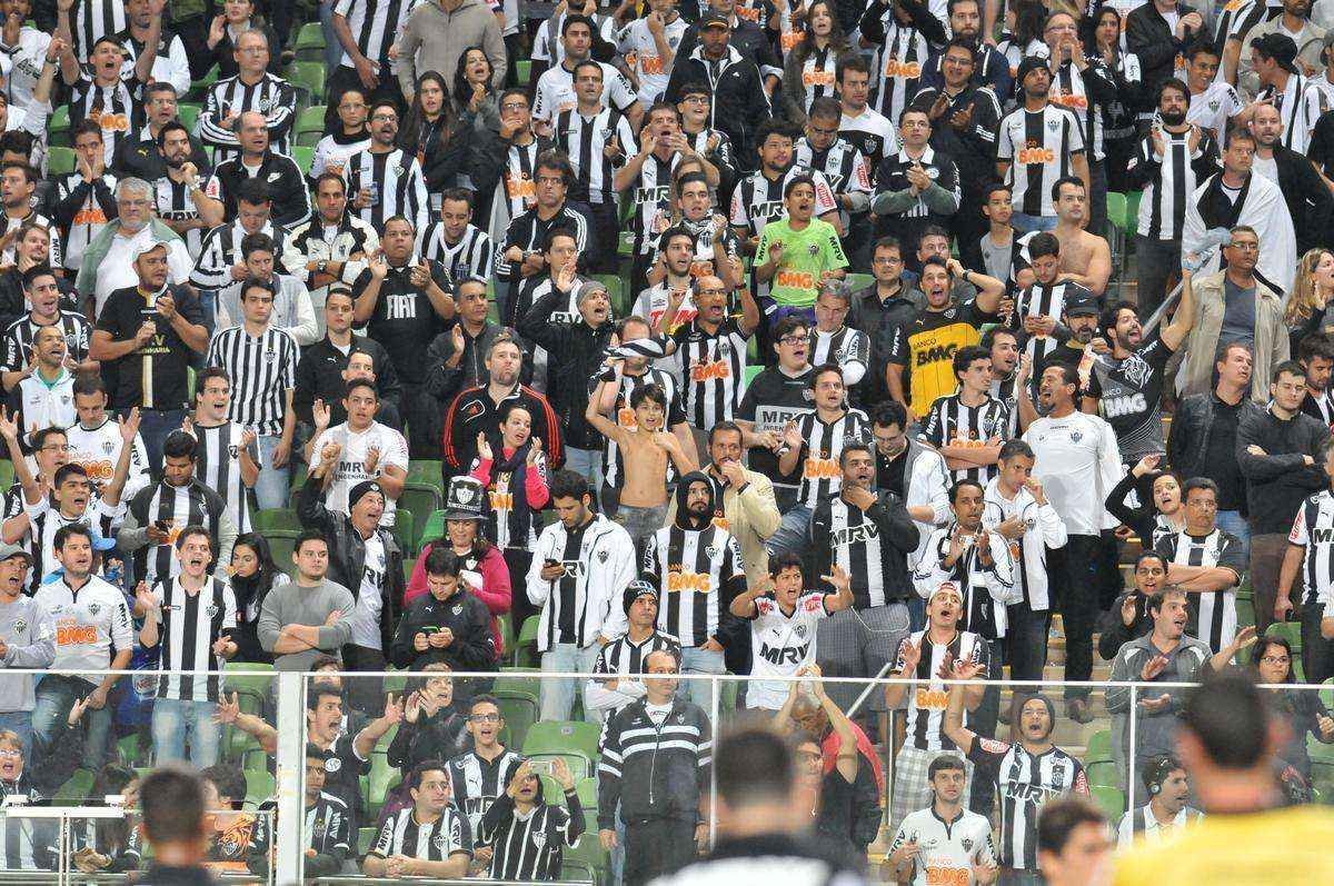 Fotos da torcida do Atltico no Independncia durante a partida contra o Coritiba, pela 10 rodada do Campeonato Brasileiro
