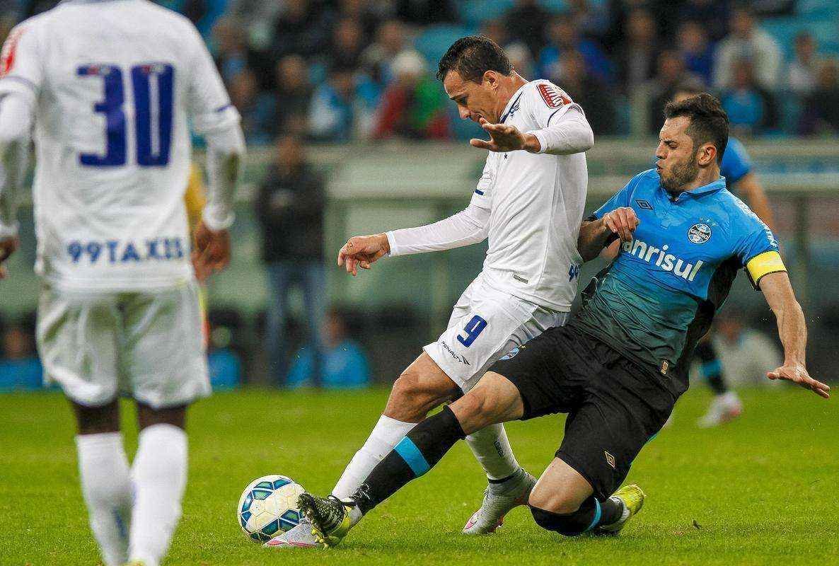 Imagens do jogo entre Grmio e Cruzeiro, pela 10 rodada do Brasileiro, em Porto Alegre