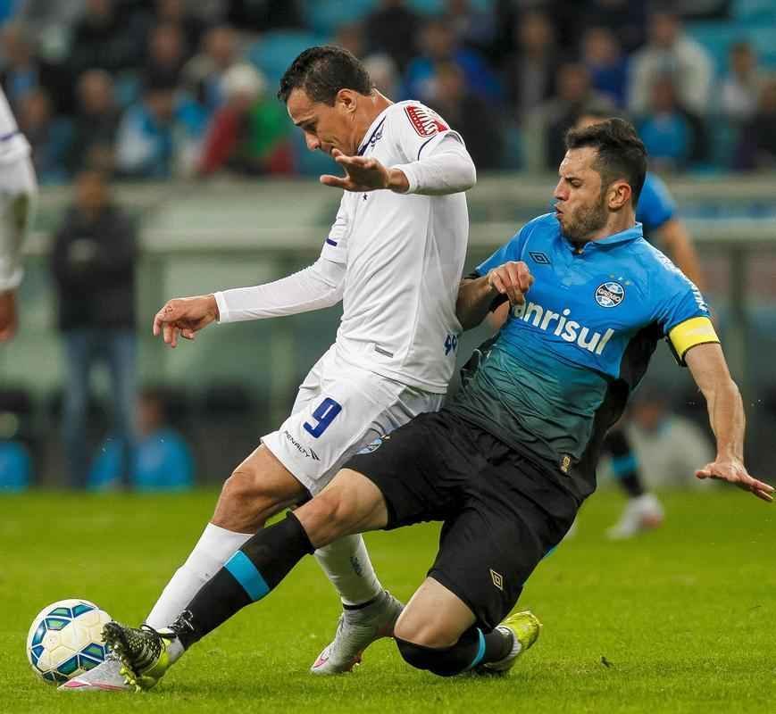 Imagens do jogo entre Grmio e Cruzeiro, pela 10 rodada do Brasileiro, em Porto Alegre