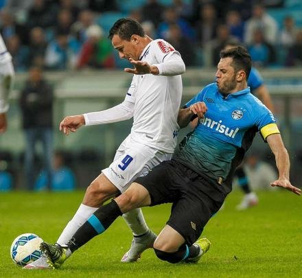 Imagens do jogo entre Grmio e Cruzeiro, pela 10 rodada do Brasileiro, em Porto Alegre