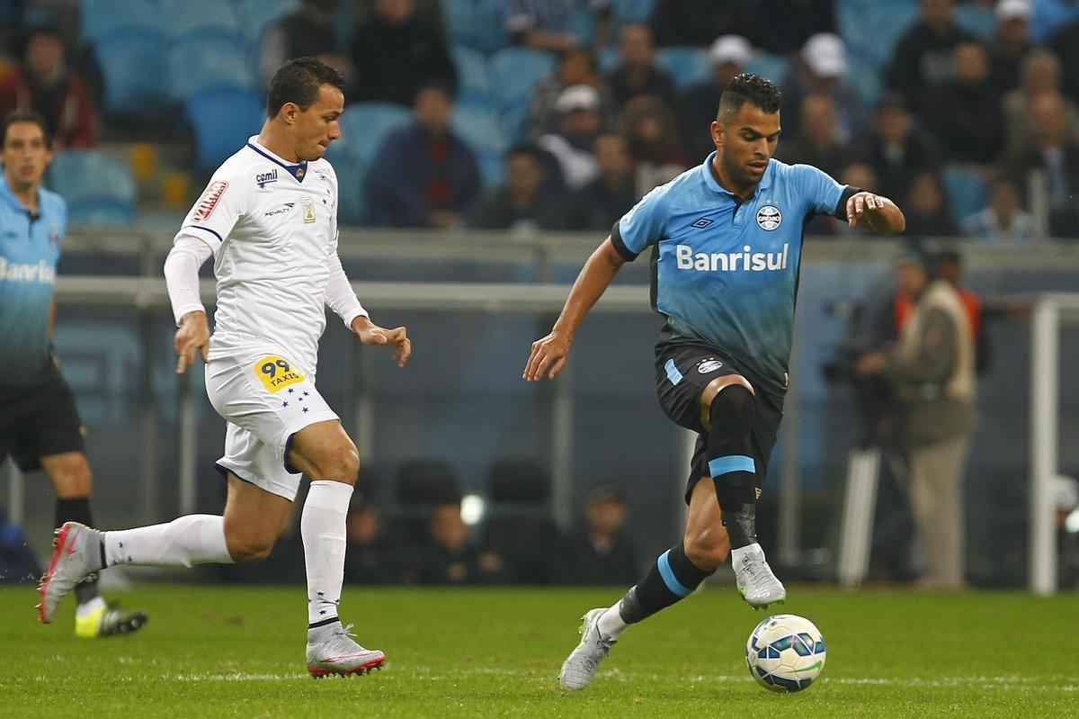 Imagens do jogo entre Grmio e Cruzeiro, pela 10 rodada do Brasileiro, em Porto Alegre