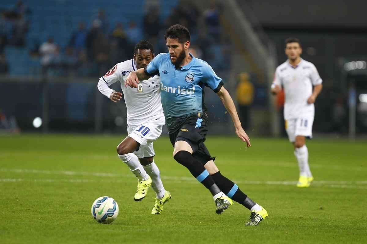Imagens do jogo entre Grmio e Cruzeiro, pela 10 rodada do Brasileiro, em Porto Alegre