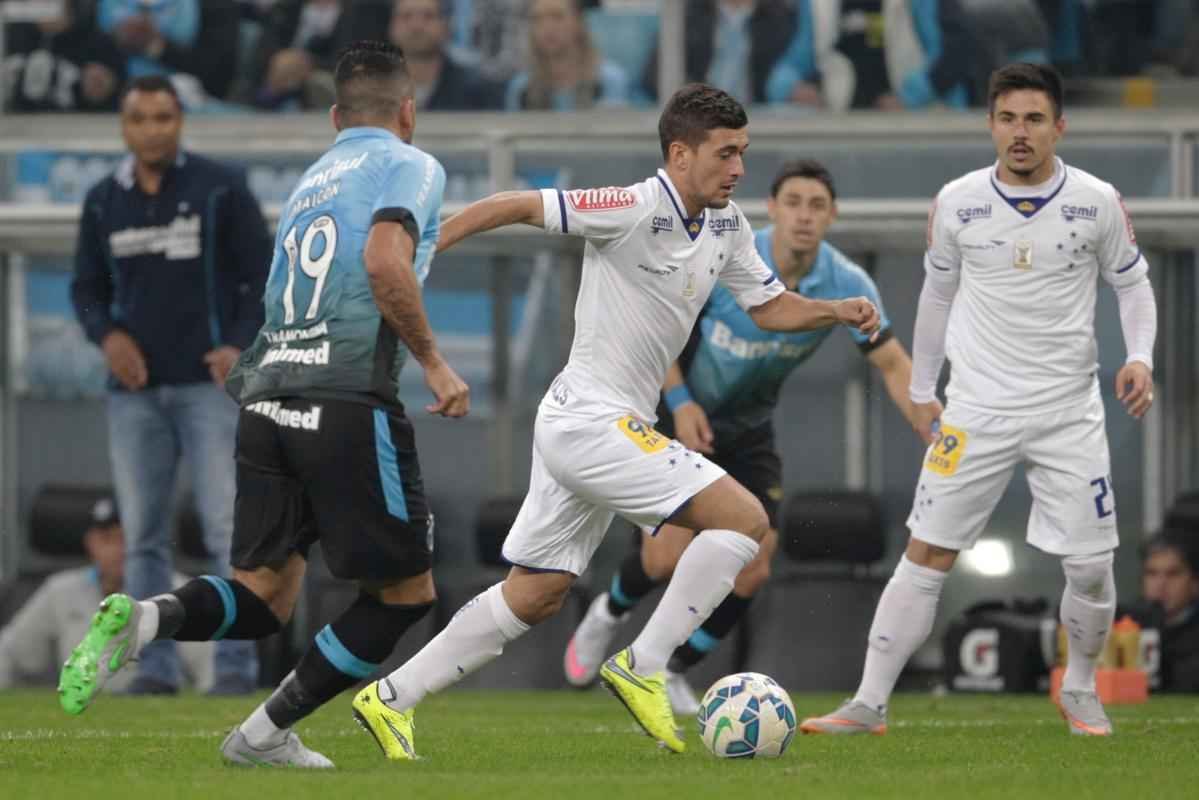 Imagens do jogo entre Grmio e Cruzeiro, pela 10 rodada do Brasileiro, em Porto Alegre