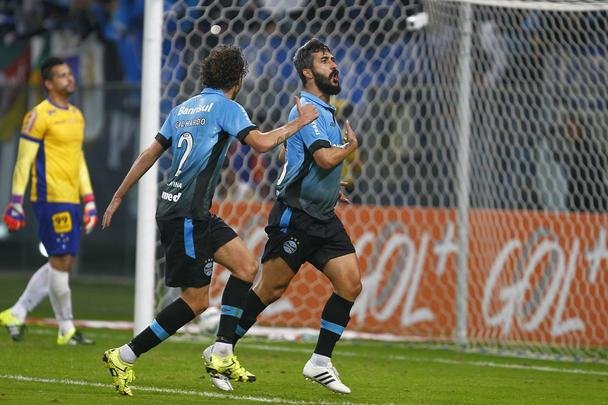 Imagens do jogo entre Grmio e Cruzeiro, pela 10 rodada do Brasileiro, em Porto Alegre
