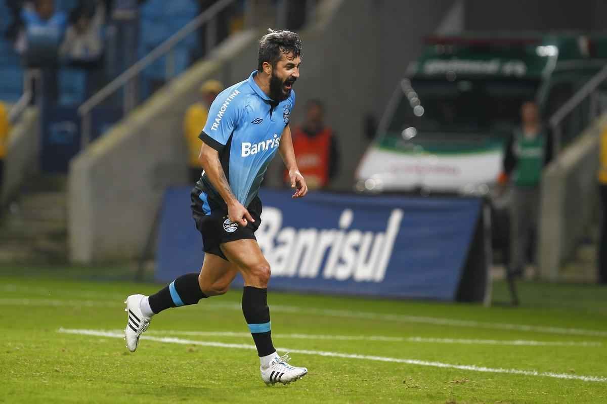 Imagens do jogo entre Grmio e Cruzeiro, pela 10 rodada do Brasileiro, em Porto Alegre