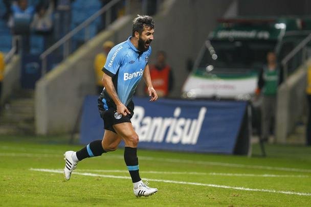 Imagens do jogo entre Grmio e Cruzeiro, pela 10 rodada do Brasileiro, em Porto Alegre