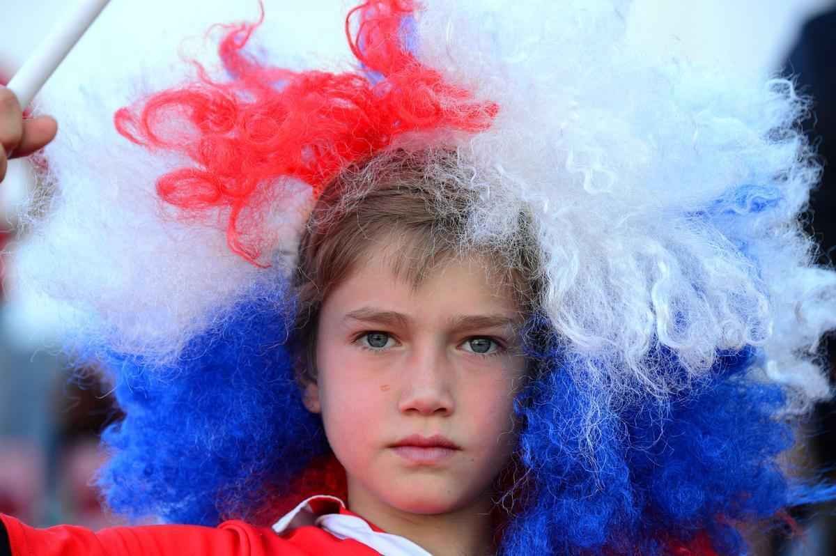 Figuraas e lindas mulheres marcam presena na final da Copa Amrica no Estdio Nacional, no Chile