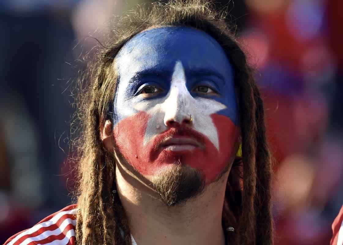 Figuraas e lindas mulheres marcam presena na final da Copa Amrica no Estdio Nacional, no Chile