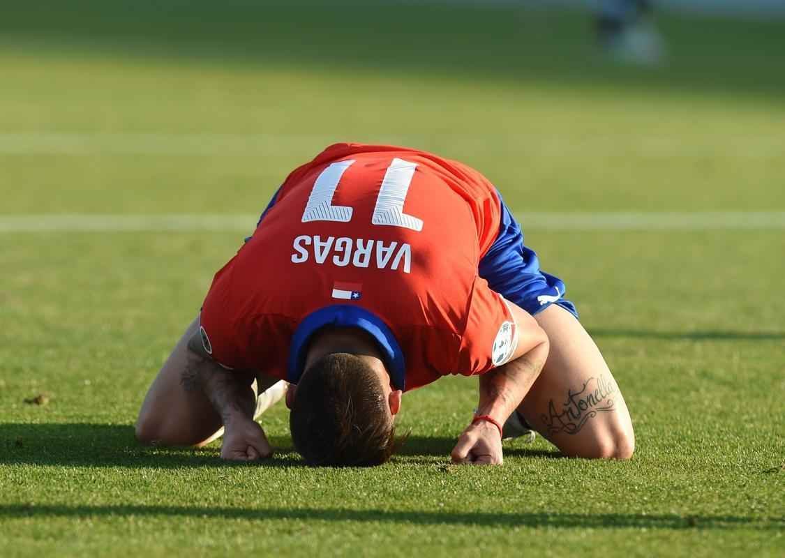 Partida entre chilenos e argentinos foi disputada no Estdio Nacional, em Santiago