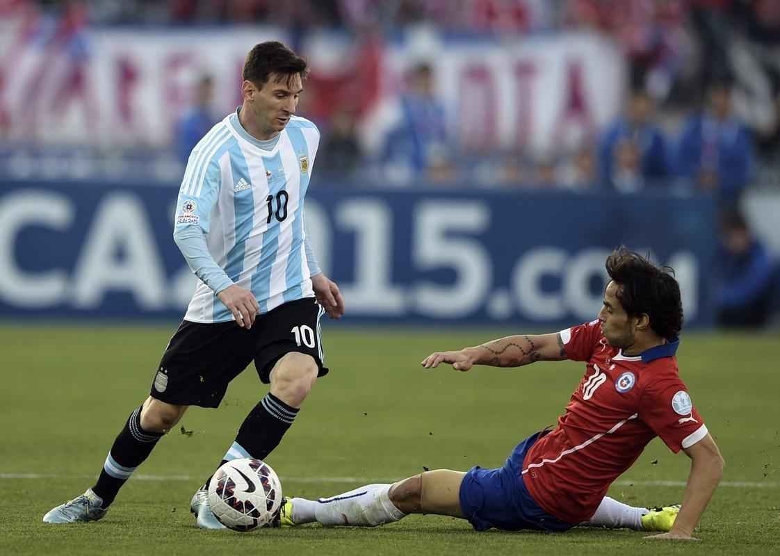 Partida entre chilenos e argentinos foi disputada no Estdio Nacional, em Santiago