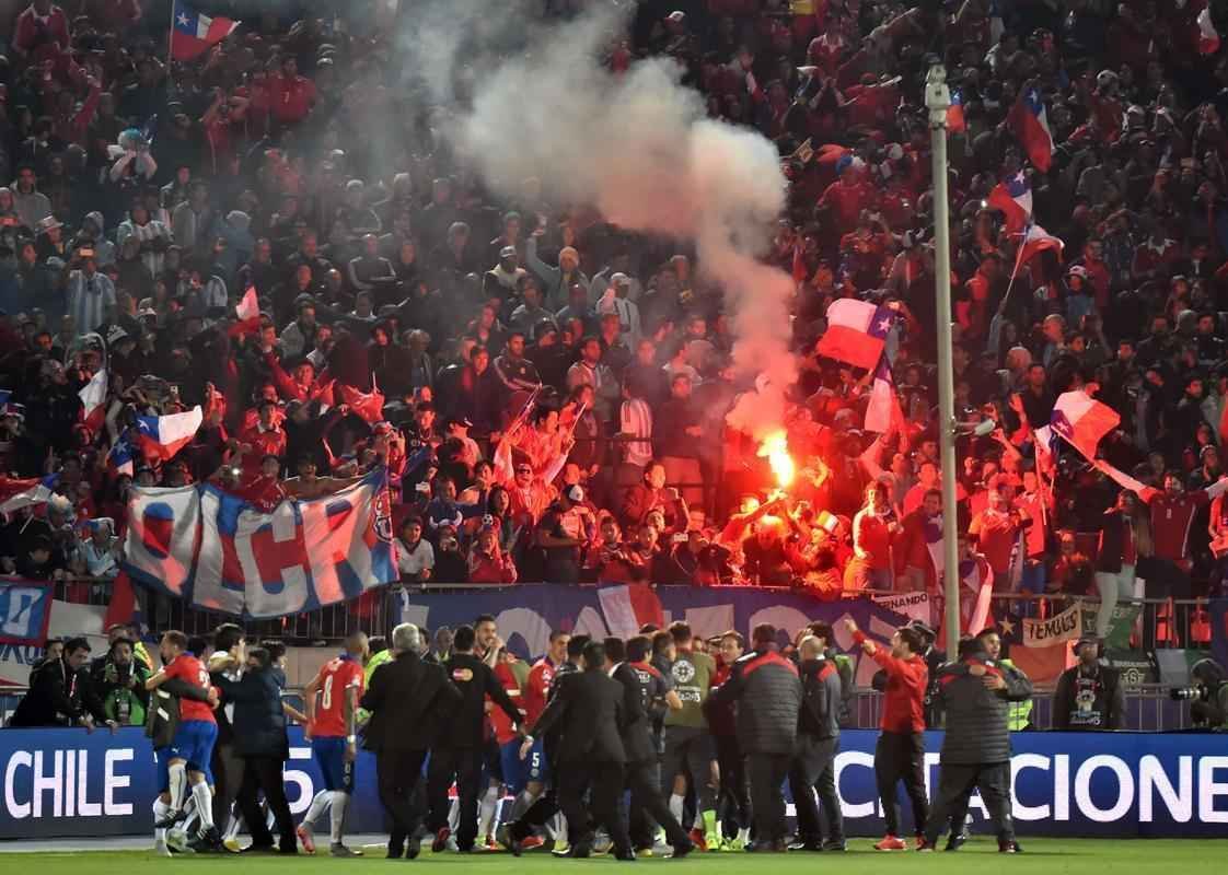 Chilenos vibram com o primeiro ttulo de expresso na histria da seleo