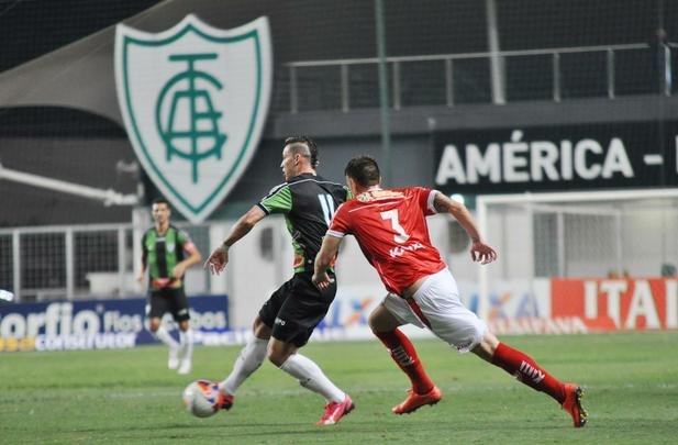 Imagens do jogo entre América e Mogi Mirim no Independência