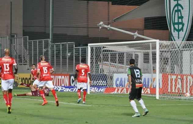 Imagens do jogo entre América e Mogi Mirim no Independência