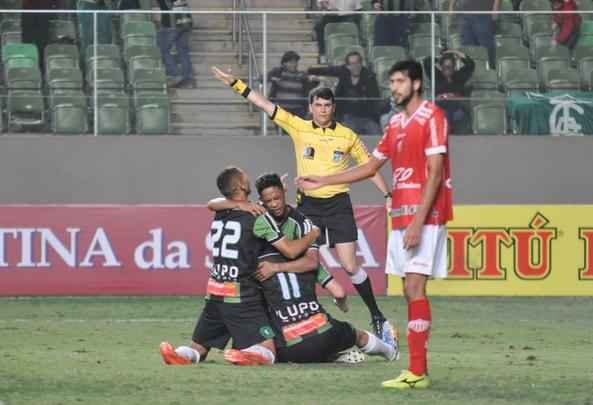 Imagens do jogo entre América e Mogi Mirim no Independência