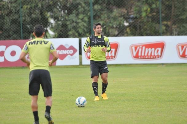 Guilherme voltou  Cidade do Galo e foi recebido com carinho pelos companheiros