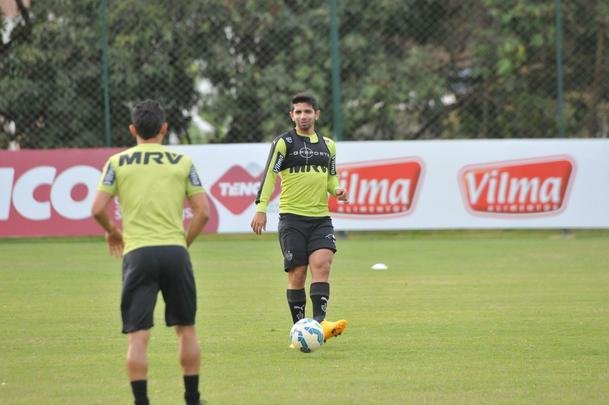 Guilherme voltou  Cidade do Galo e foi recebido com carinho pelos companheiros