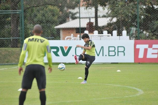 Guilherme voltou  Cidade do Galo e foi recebido com carinho pelos companheiros