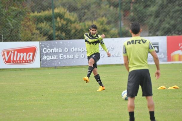 Guilherme voltou  Cidade do Galo e foi recebido com carinho pelos companheiros