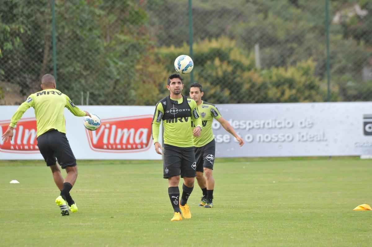 Guilherme voltou  Cidade do Galo e foi recebido com carinho pelos companheiros