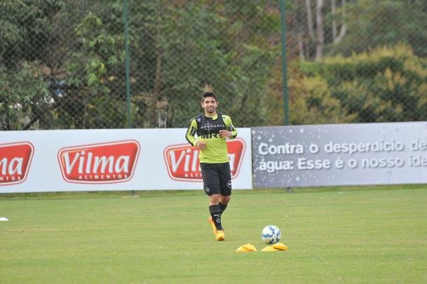 Guilherme voltou  Cidade do Galo e foi recebido com carinho pelos companheiros