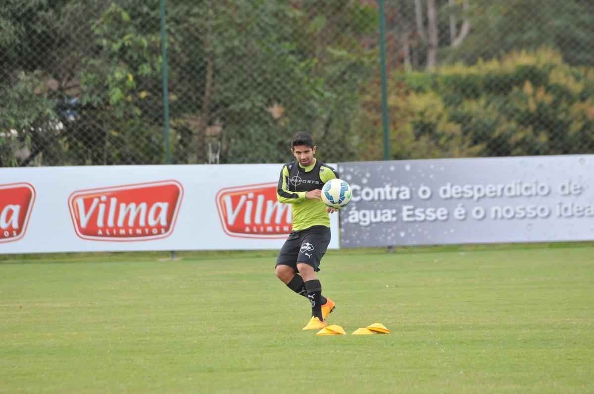 Guilherme voltou  Cidade do Galo e foi recebido com carinho pelos companheiros