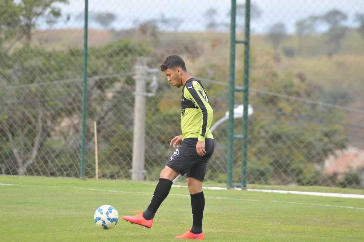 Lateral-direito Marcos Rocha