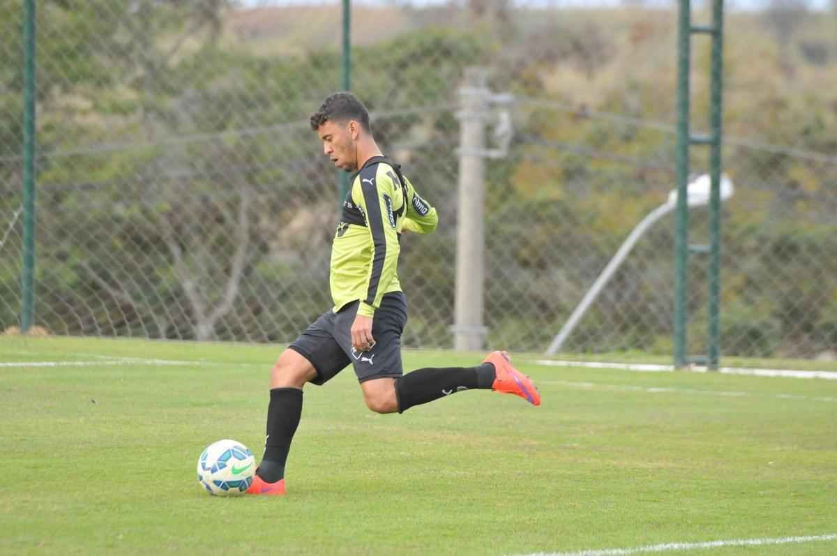 Lateral-direito Marcos Rocha