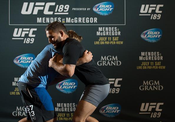 Imagens do treino aberto do UFC 189, em Las Vegas - Chad Mendes na atividade