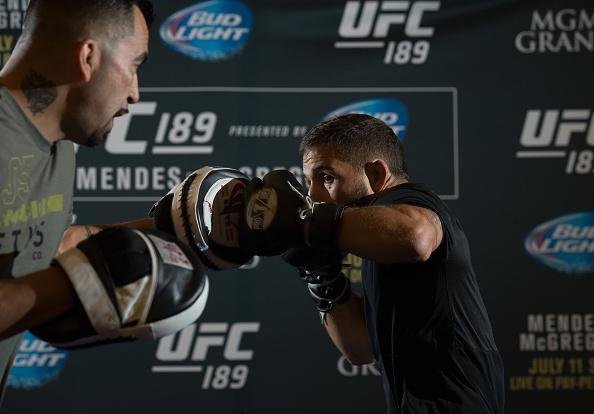 Imagens do treino aberto do UFC 189, em Las Vegas - Chad Mendes na trocao