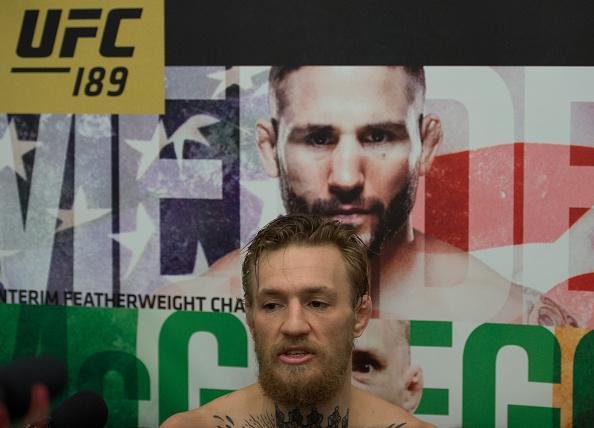 Imagens do treino aberto do UFC 189, em Las Vegas - McGregor concede entrevista