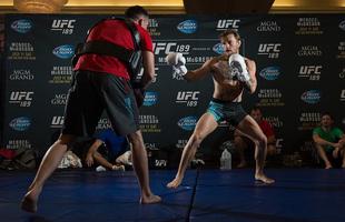 Imagens do treino aberto do UFC 189, em Las Vegas - Conor McGregor na atividade