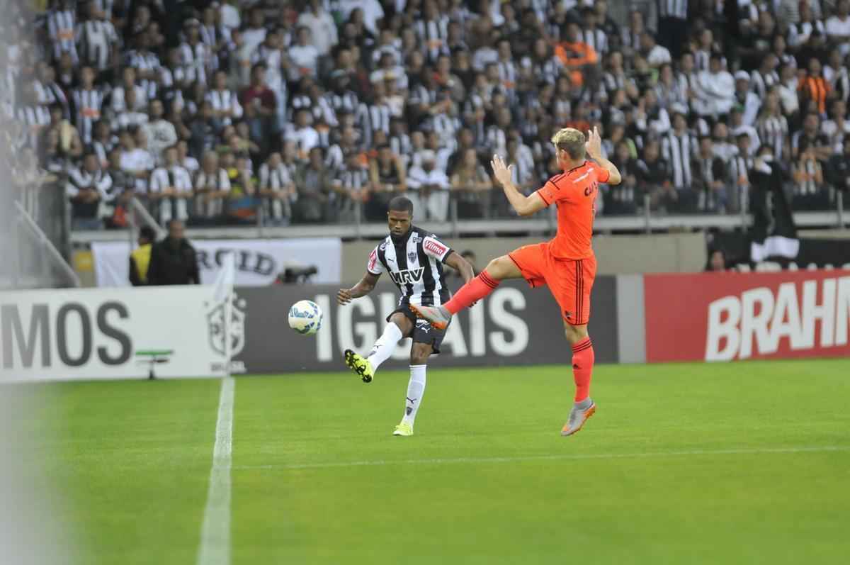 Imagens da partida entre Atltico e Sport, pela 12 rodada do Campeonato Brasileiro 