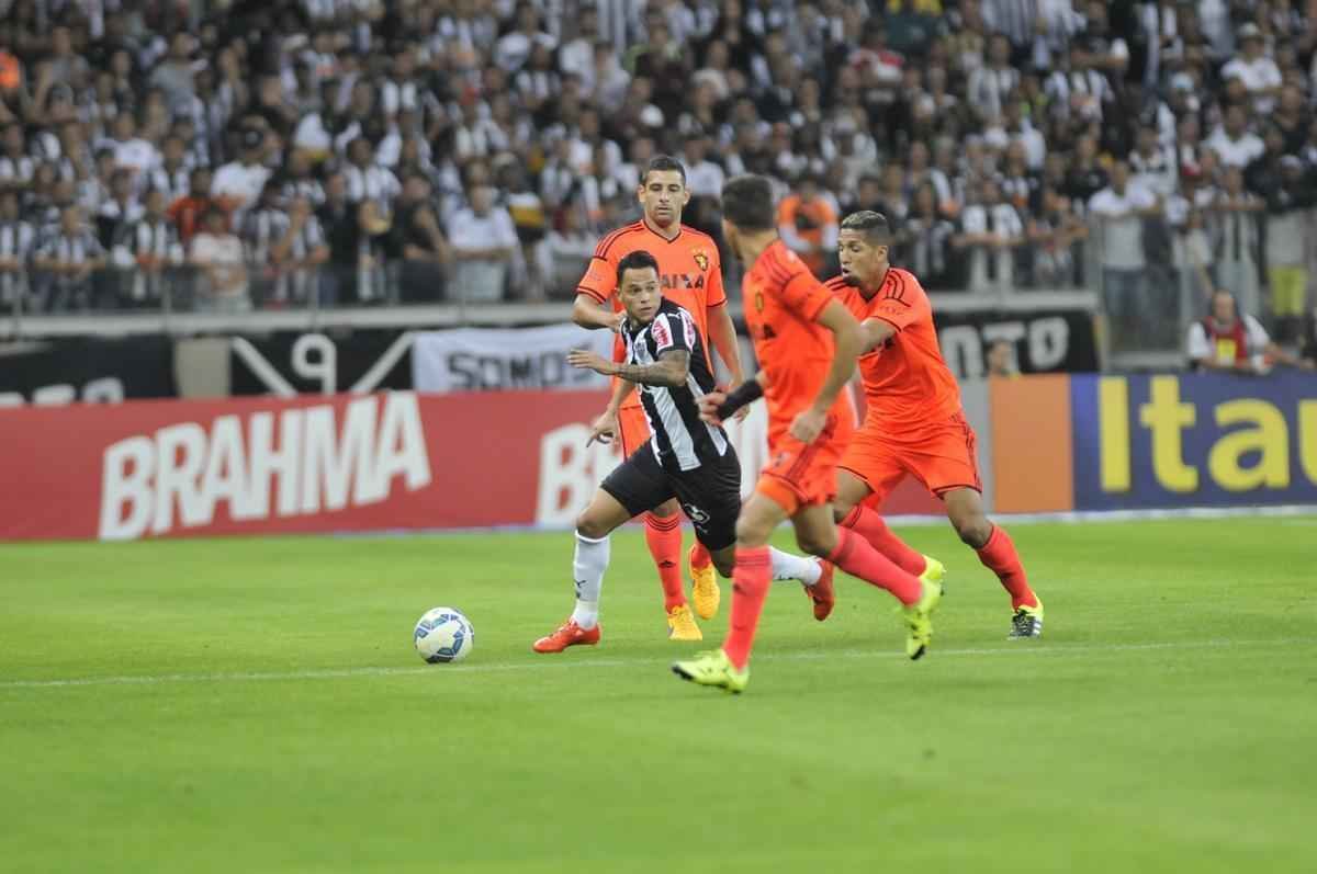 Imagens da partida entre Atltico e Sport, pela 12 rodada do Campeonato Brasileiro 