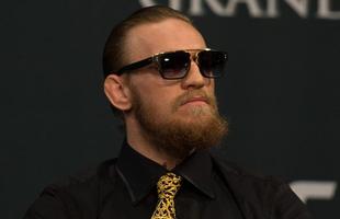 Imagens da coletiva pr-lutas do UFC 189, em Las Vegas - Conor McGregor ouve pergunta