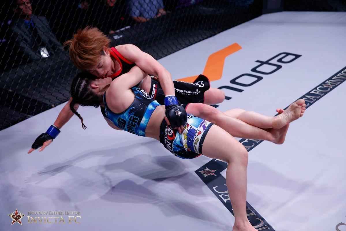 Ayaka Hamasaki venceu Hrica Tibrcio por deciso dividida - pelo cinturo do peso tomo