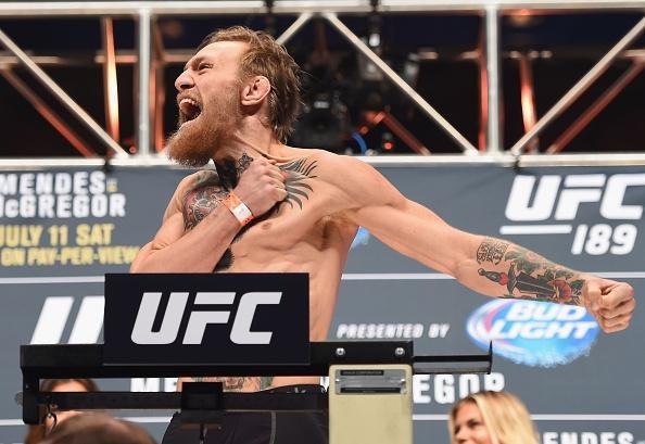Veja imagens da pesagem e encaradas do UFC 189 - Conor McGregor