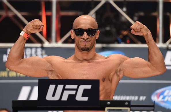 Veja imagens da pesagem e encaradas do UFC 189 - Yosdenis Cedeno