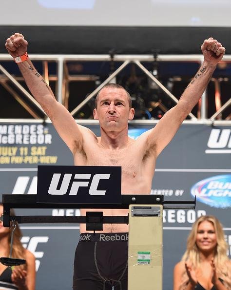 Veja imagens da pesagem e encaradas do UFC 189 - Neil Seery 