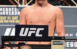 Veja imagens da pesagem e encaradas do UFC 189 - Gunnar Nelson 