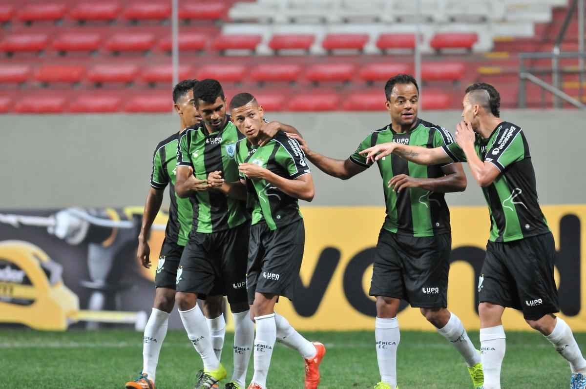 Fotos de Amrica x ABC, no Independncia, pela 12 rodada da Srie B do Campeonato Brasileiro