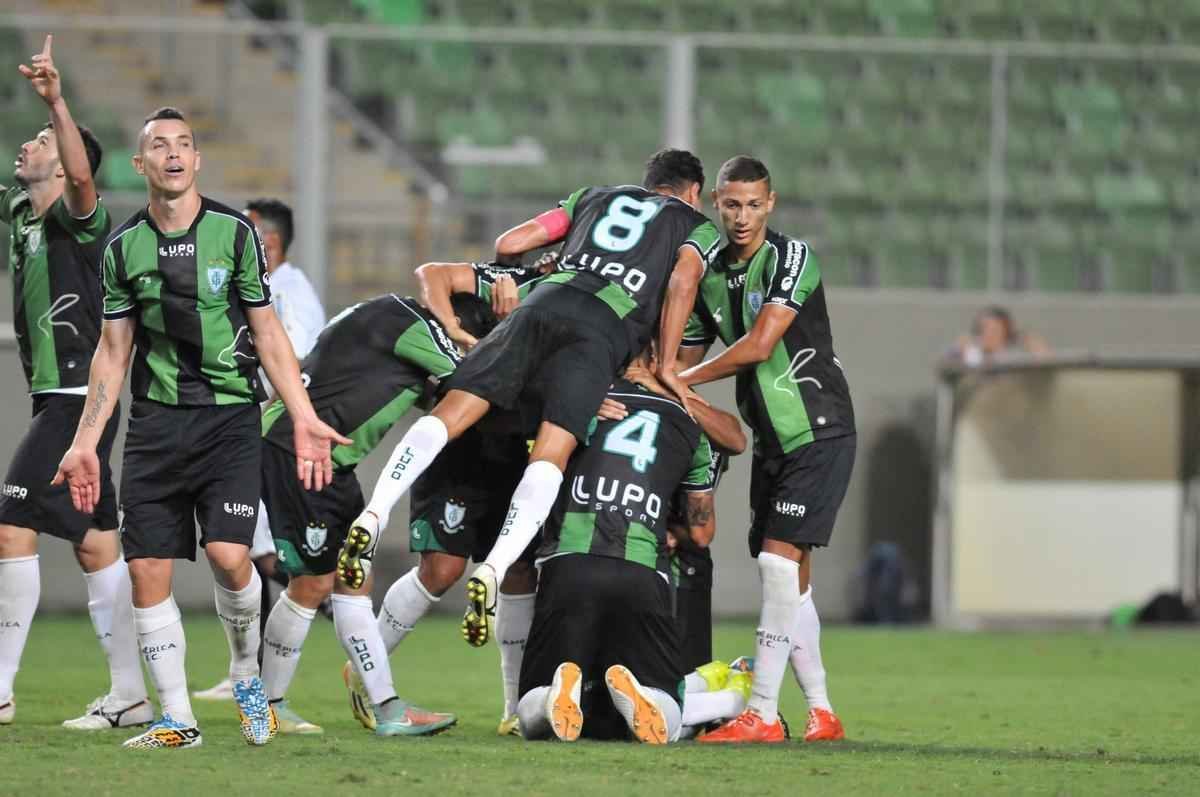 Fotos de Amrica x ABC, no Independncia, pela 12 rodada da Srie B do Campeonato Brasileiro