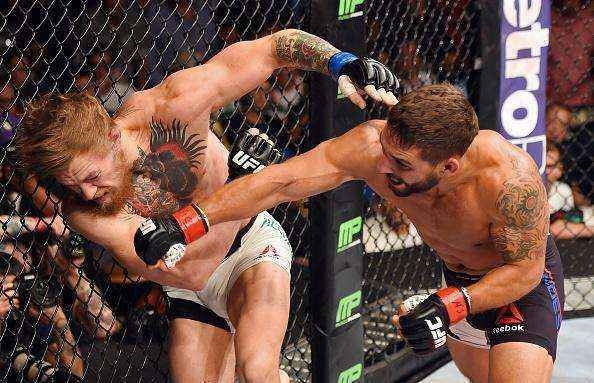 Veja imagens incríveis da vitória de Conor McGregor sobre Chad Mendes